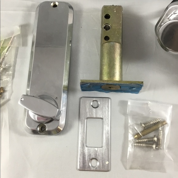 Pushbutton Lock - Picture 3 of 7